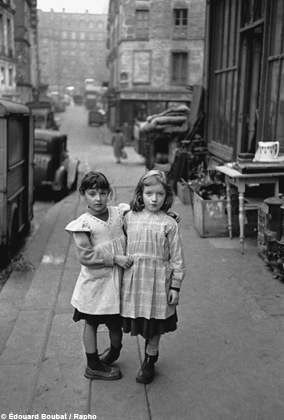 Deux petites filles, Paris, France, 1952